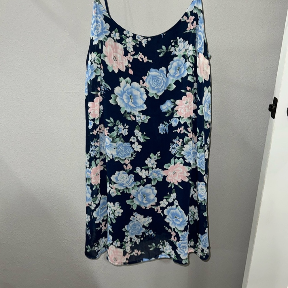 FOREVER 21 Floral Shift Dress.